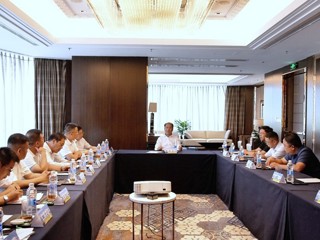 共和县党政代表团赴常州市回访往届援青干部并召开座谈会 更登加主持会议并讲话