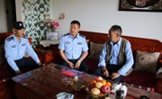 【殷切关怀 情暖“七一”】共和县公安局党委开展“七一”走访慰问活动