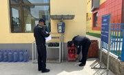把辅警的辛苦付出看在眼里，牵在心上