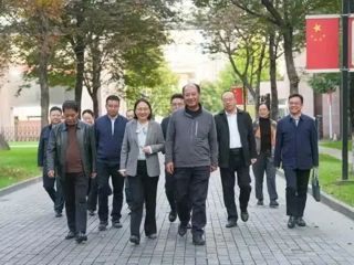 共和县考察团赴江苏考察交流教育援建工作