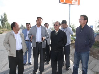 县人民政府华旦县长赴城北新区兴海路检查指导工作