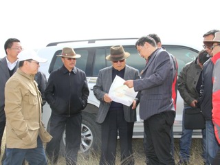 州人民政府张文魁州长深入我县调研沙漠旅游资源开发工作