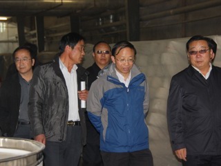 省环保厅厅长杨汝坤到我县调研环境保护工作