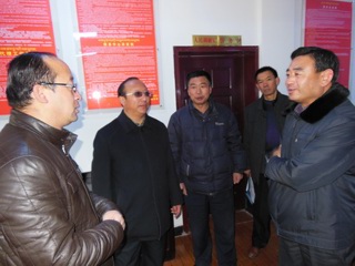 华旦县长深入恰卜恰城北、城西社区进行调研
