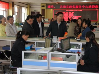 省法制办副主任李学军一行到我县检查简政放权政策措施贯彻落实情况
