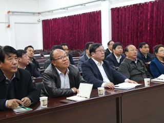 共和县组织县级领导收看习近平总书记参加青海代表团审议新闻
