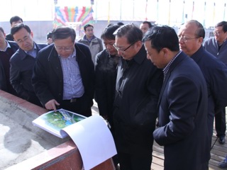 州委书记张文魁一行深入我县部分乡镇实地调研