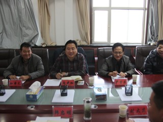 贵南县教育考察团前来我县考察学习