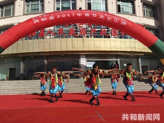 红红火火过大年 锣鼓歌舞尽欢腾