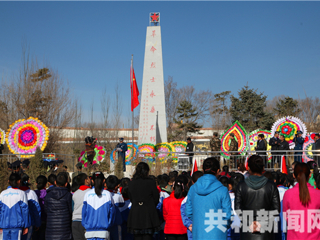 州、县联合开展“缅怀先烈 清明祭扫”活动