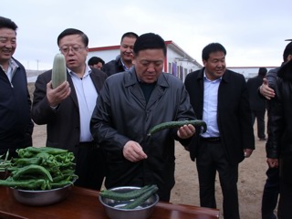 州长索南东智到共和县调研

