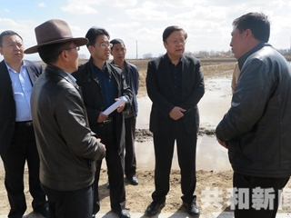 州委常委、县委书记陈鸿林深入廿地乡调研脱贫攻坚工作
