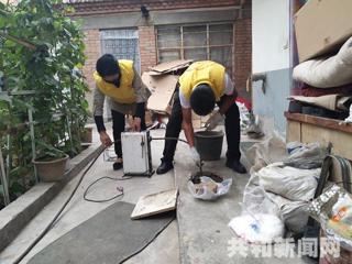 扫地又做饭 陪着把病看