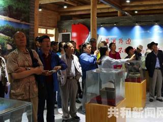 共和县老干部局开展“我看改革开放40年新成就”为主题的红色教育参观考察学习活动