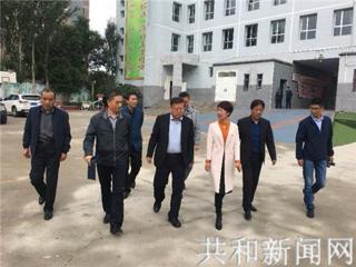 共和县县级领导开展教师节慰问活动