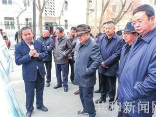 省政协副主席、州委书记张文魁一行到到共和县龙羊峡镇调研