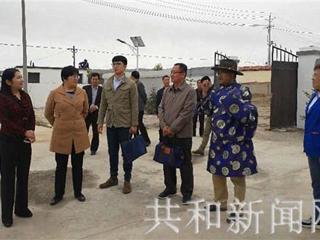 国家广电总局一行来到共和县广播电视台检查督导安全播出工作