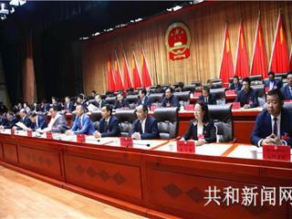 共和县第十五届人民代表大会第五次会议胜利闭幕