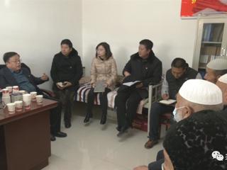 州委常委、县委书记陈鸿林赴塘格木镇宣讲党的十九届五中全会精神和督导村级换届选举工作
 

 