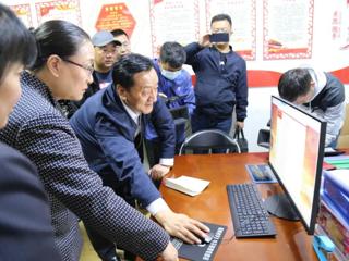 省人大党组副书记、副主任尼玛卓玛一行赴共和县调研指导基层人大工作