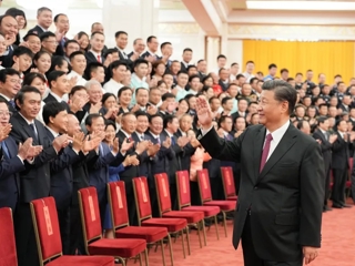 中国共产党成立100周年庆祝活动总结会议在京举行
习近平亲切会见庆祝活动筹办工作各方面代表
会议传达习近平关于庆祝活动的重要讲话 对学习贯彻讲话精神作出部署
李克强汪洋赵乐际韩正参加会见
王沪宁参加会见并在总结会议上讲话