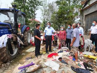 李克强在河南考察并主持召开灾后恢复重建专题会议