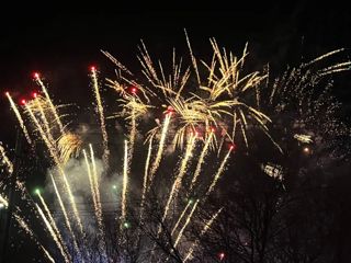 烟花绚烂 今夜我们庆元宵话团圆