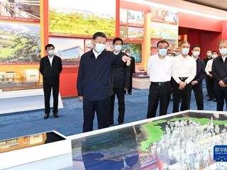 习近平在参观“奋进新时代”主题成就展时强调 踔厉奋发勇毅前行团结奋斗 夺取中国特色社会主义新胜利