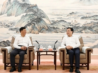 信长星会见青海省海南州党政代表团