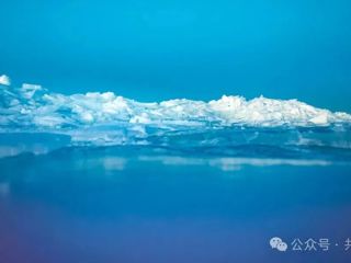 青海湖二郎剑蓝冰成冬游打卡“天花板”