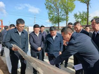 熊元来 当周赴共和县调研座谈时强调:强化责任担当，以党建为引领统筹推进各项工作，切实发挥排头兵作用，在全州发展大局中挑大梁、树榜样