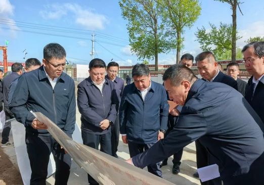 熊元来 当周赴共和县调研座谈时强调:强化责任担当，以党建为引领统筹推进各项工作，切实发挥排头兵作用，在全州发展大局中挑大梁、树榜样