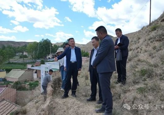 张俊录赴龙羊峡镇、恰卜恰镇调研地质灾害防治和汛期防汛工作