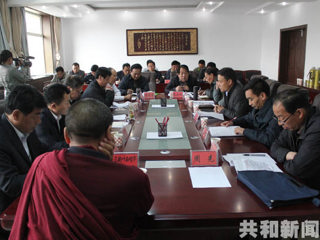 共和县召开四个层面“三严三实”专题教育意见征求座谈会