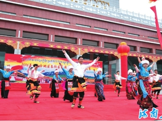 2016年恰卜恰地区民族团结进步文艺比赛活动拉开帷幕
