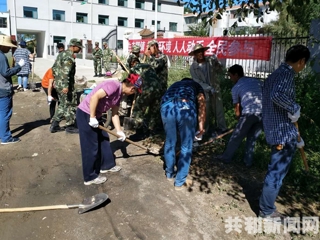 积极参与环境整治 为宁静小镇增光添彩