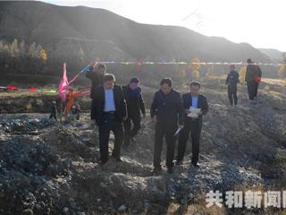 海南州委常委、共和县委书记、县级总河长陈鸿林深入重点区域开展“河长”巡查
