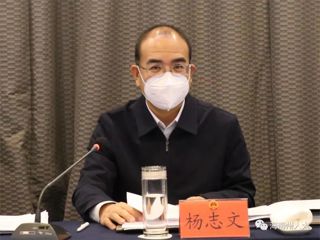 海南代表团认真审议省人大常委会工作报告 继续审议省政府工作报告